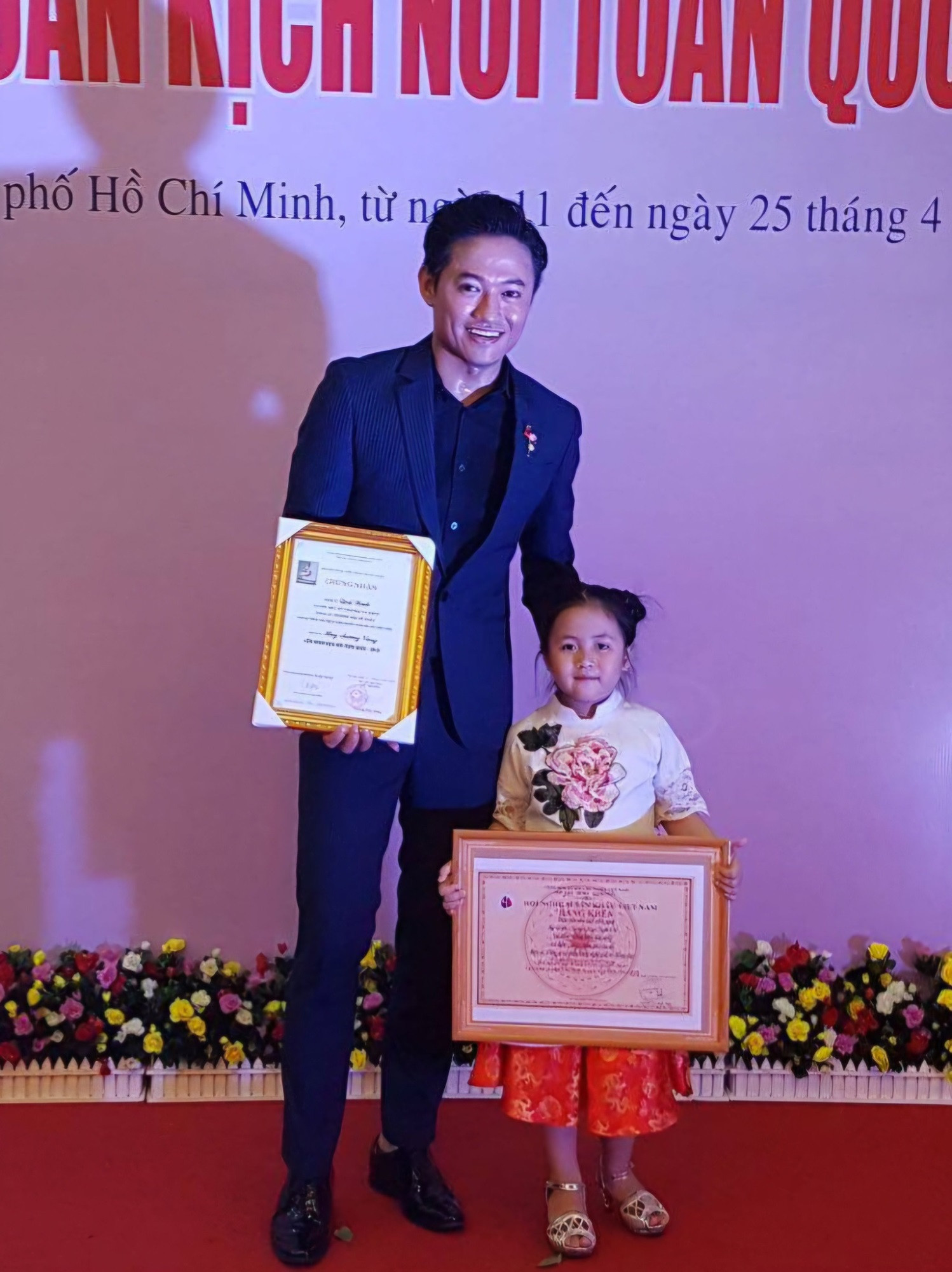 'Con gái Trấn Thành' chia sẻ ảnh hiếm chụp cùng 'ba' Quý Bình, hóa ra là em bé từng gây bão cách đây 6 năm - Ảnh 2