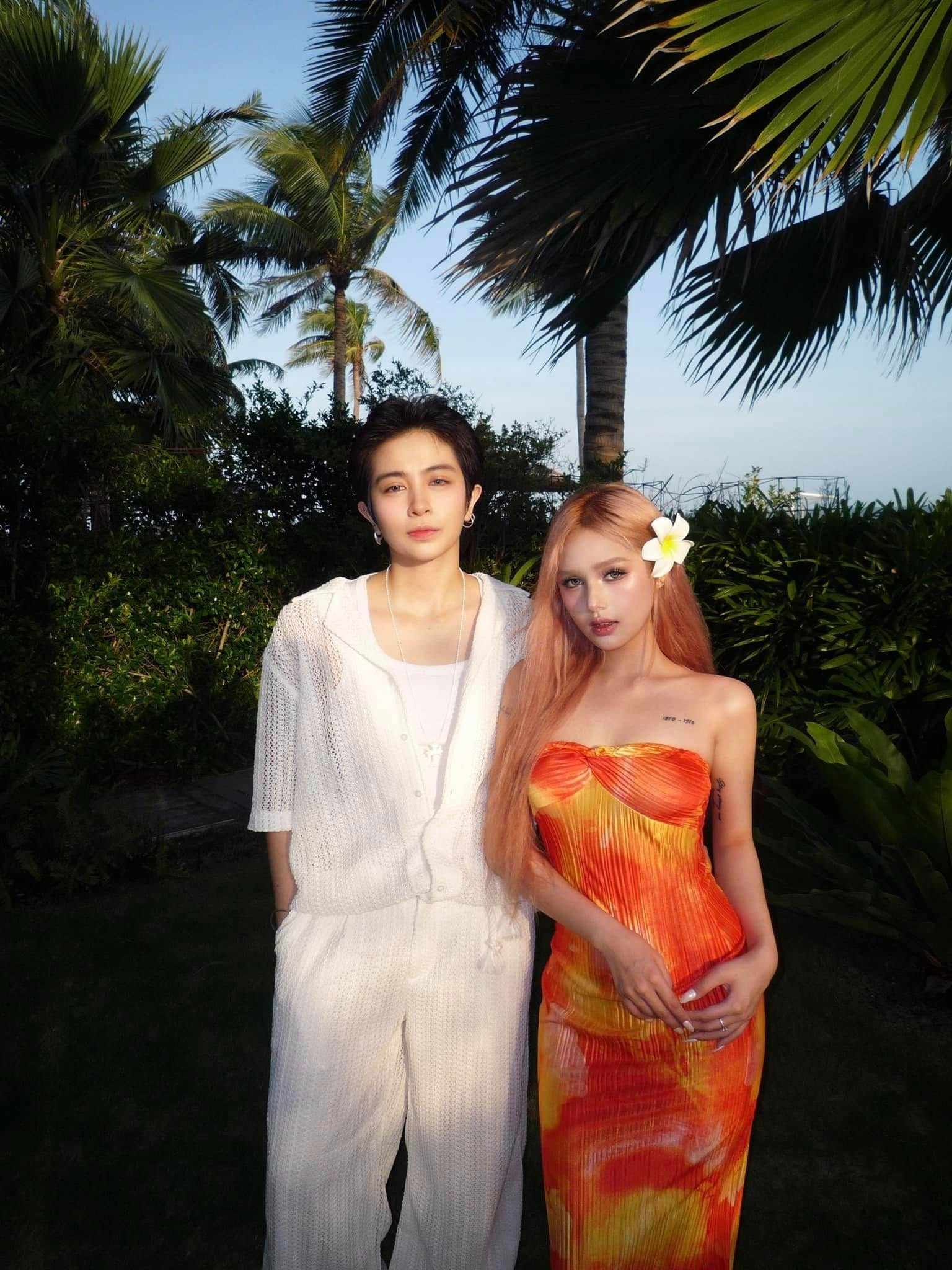 Xoài Non Gil Lê tung ảnh thân mật giữa đêm dạo này đôi trẻ mạnh dạn quá