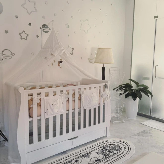 Cháu nội tỷ phú Johnathan Hạnh Nguyễn hiếm hoi lộ diện bóc giá đồ hiệu ai cũng choáng