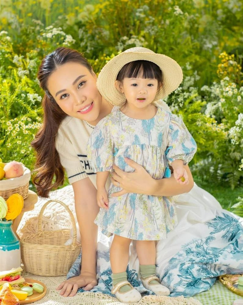 Bà xã Cường Đô La bị đào clip năm 18 tuổi netizen khẳng định lột xác quá thành công