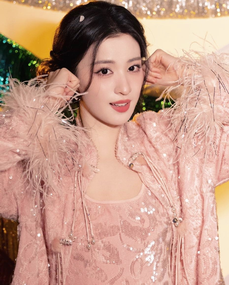 Vương Sở Nhiên gây sốt ảnh 12