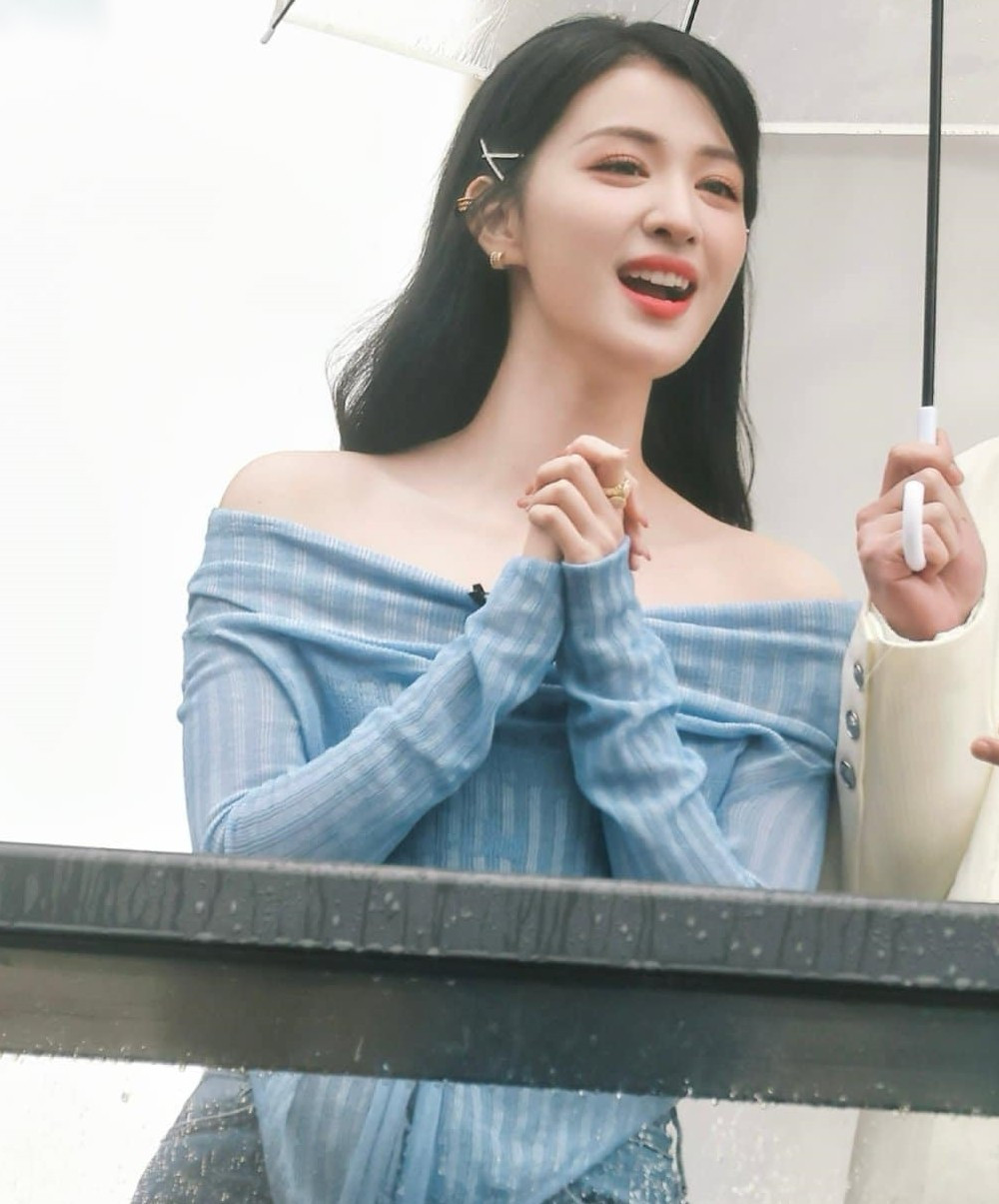 Vương Sở Nhiên gây sốt ảnh 17