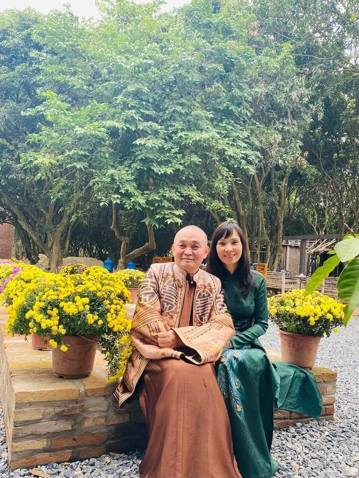 Vợ 30 năm của Xuân Hinh nhan sắc thế nào mà được mệnh danh hoa hậu phố cổ