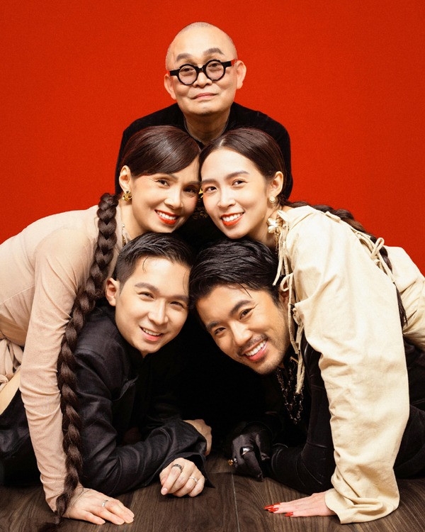 Vợ 30 năm của Xuân Hinh nhan sắc thế nào mà được mệnh danh hoa hậu phố cổ