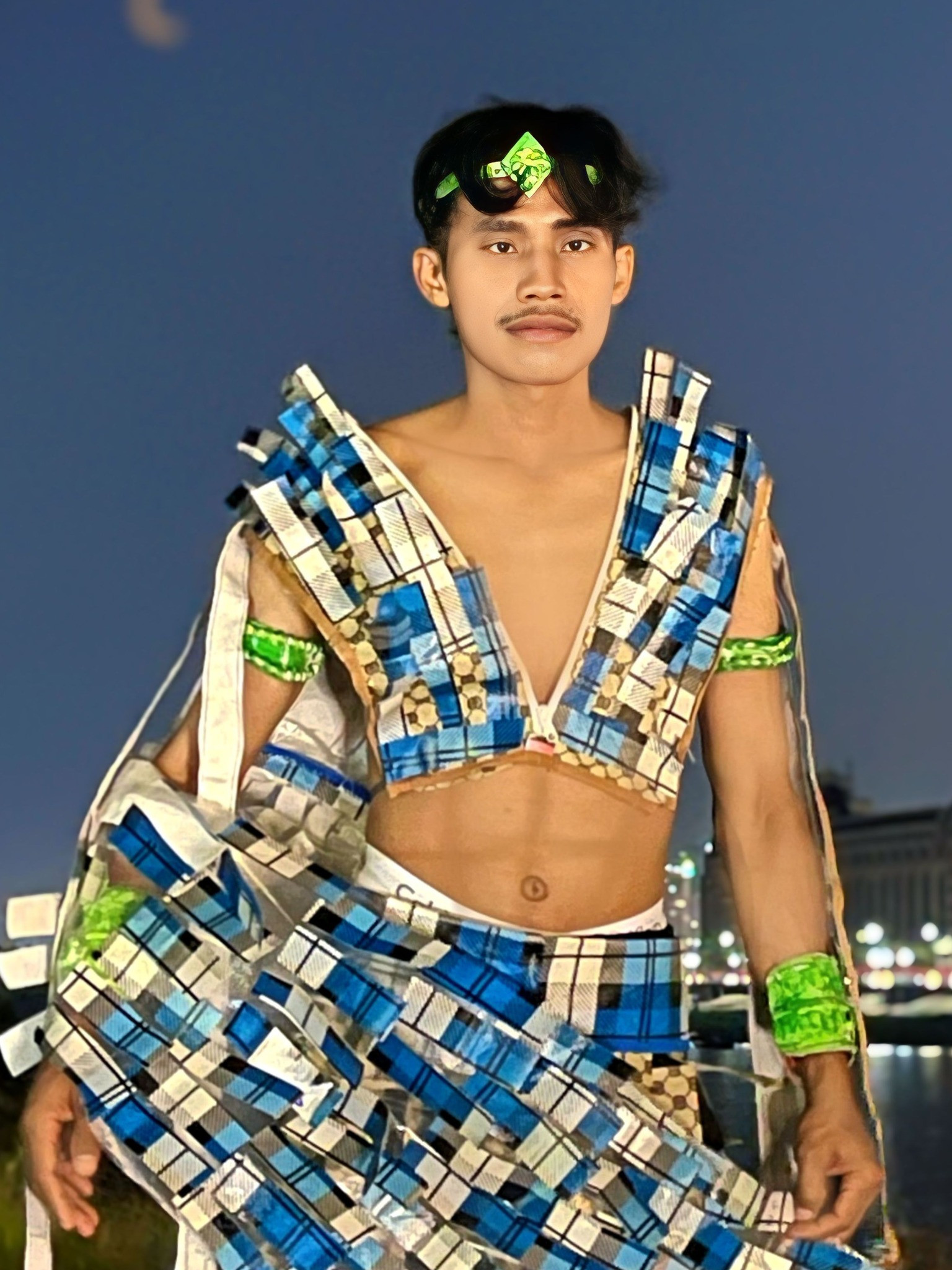 Bất ngờ thân thế của Lai Thai thí sinh đang hot nhất cuộc thi Nam vương Campuchia