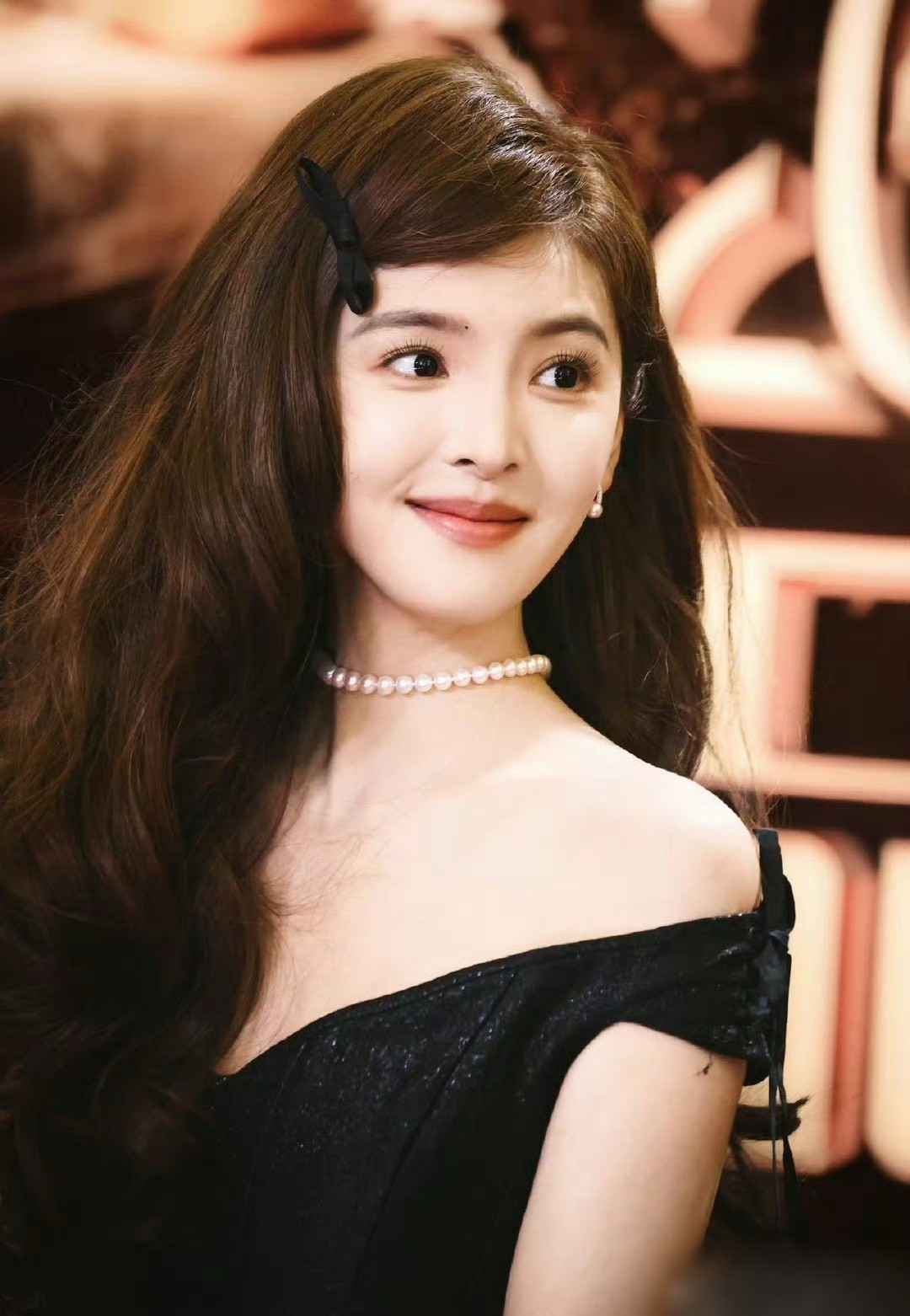 Lưu Diệc Phi đẹp tới mức nhân viên phải thốt lên kinh ngạc ảnh 8