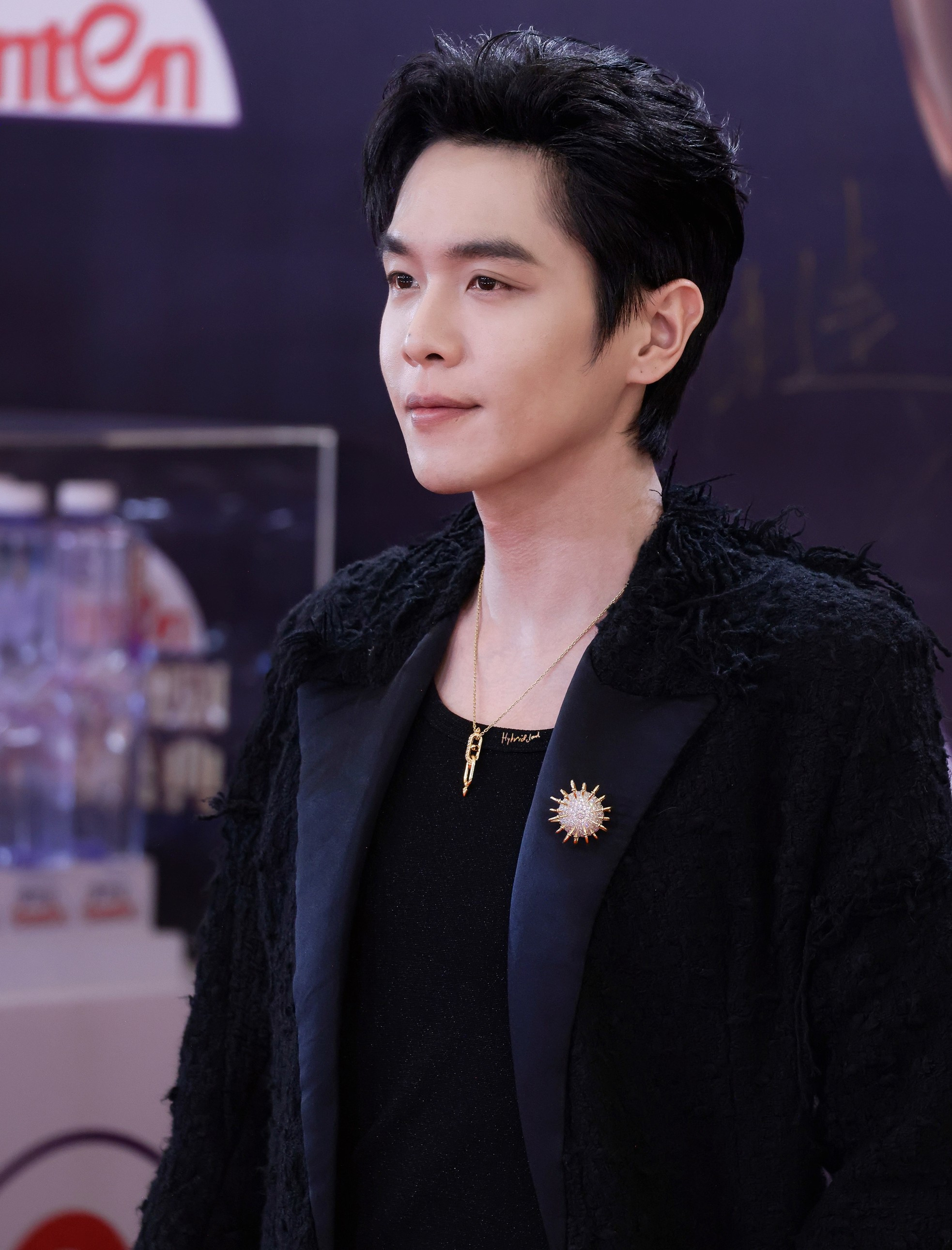 Lưu Diệc Phi đẹp tới mức nhân viên phải thốt lên kinh ngạc ảnh 22