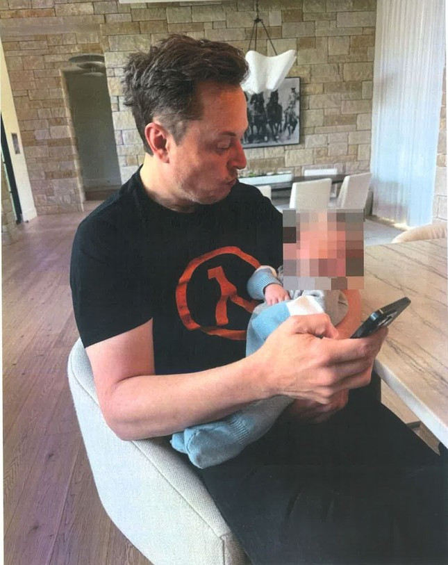 Elon Musk trả đũa nữ nhà văn ảnh 2