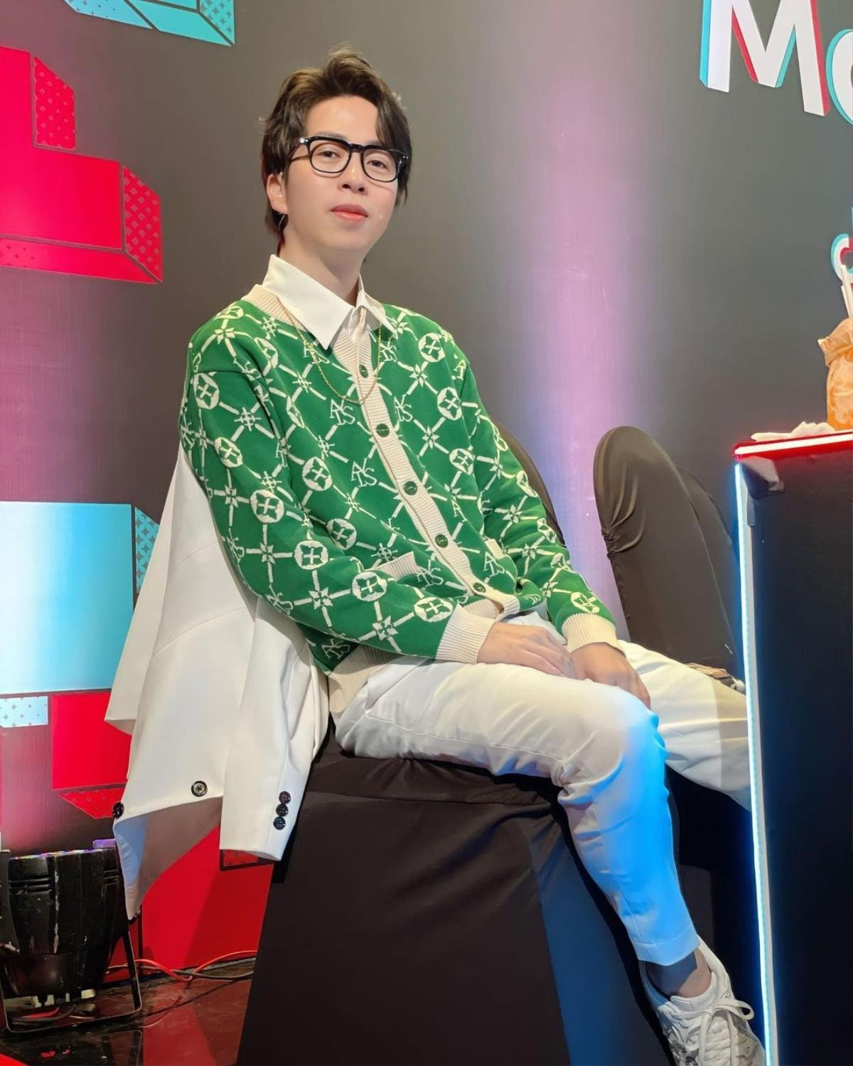 Gu thời trang như tổng tài ngôn tình của ViruSs độ giàu có được khẳng định ở cái tầm