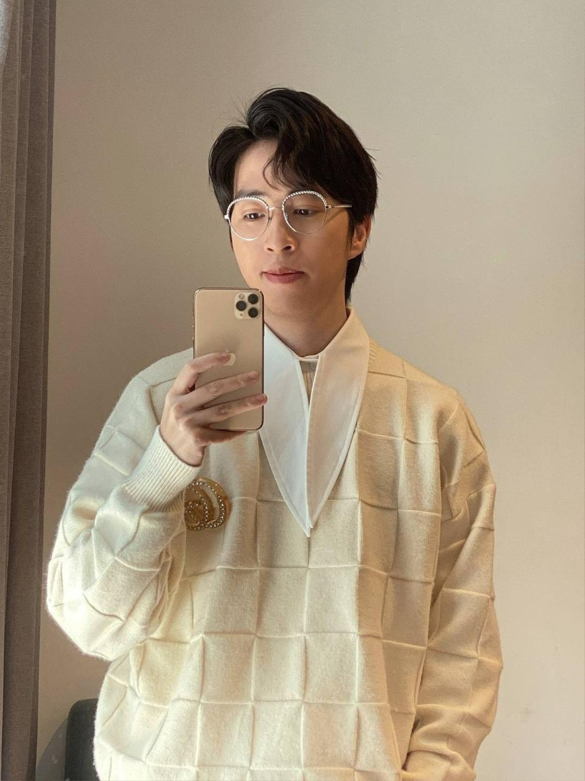 Gu thời trang như tổng tài ngôn tình của ViruSs độ giàu có được khẳng định ở cái tầm