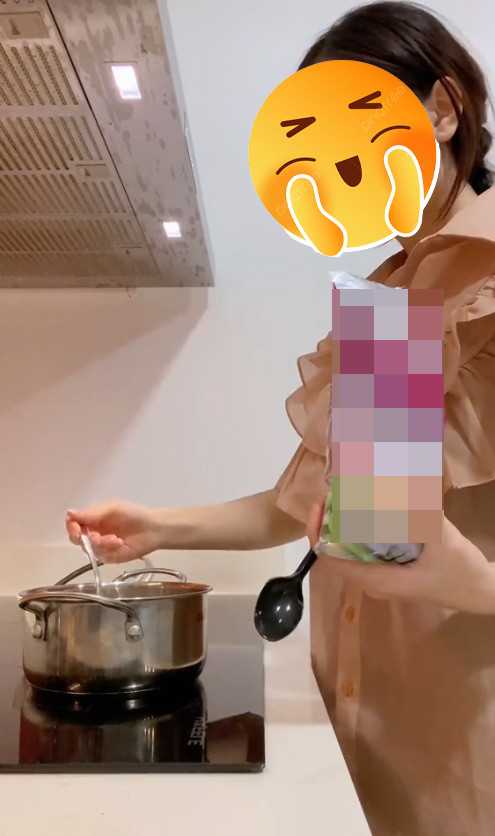 Danh tính cô trợ lý cũ từng được ViruSs đặc cách cho vào nhà riêng