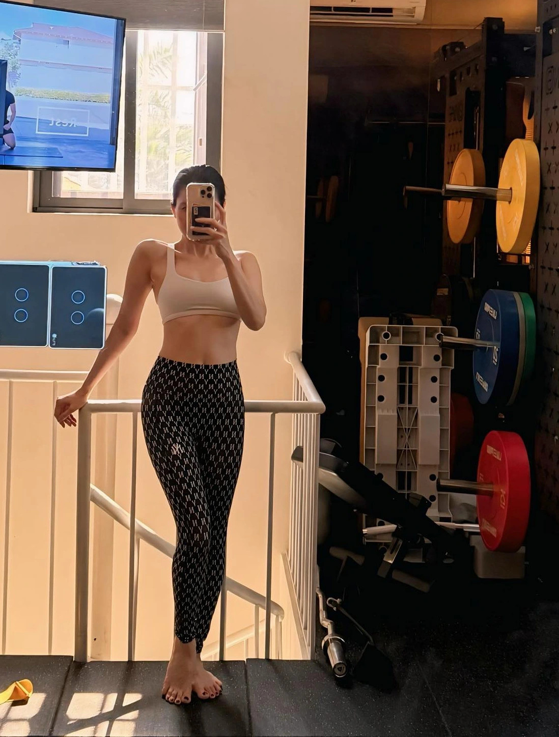 sac voc goi cam cua le quyen o tuoi 44 hinh anh 3