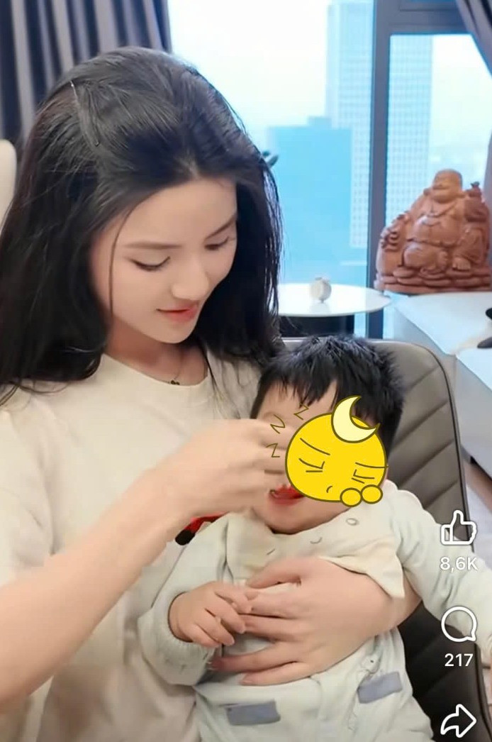 Vợ Quang Hải lại gây tranh cãi vì phát ngôn hổ sa cơ cũng không đến lượt chó mèo lên tiếng