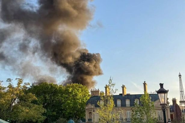 Cháy tại công viên Epcot của Disney