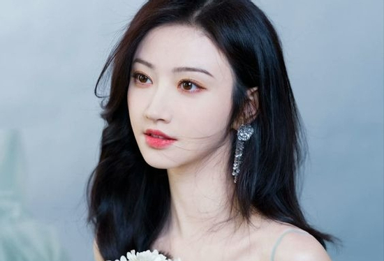 Đúng 9h sáng thứ Ba 25/3/2025, 3 con giáp vượt mọi chông gai, muốn nhà có nhà, muốn xe có xe