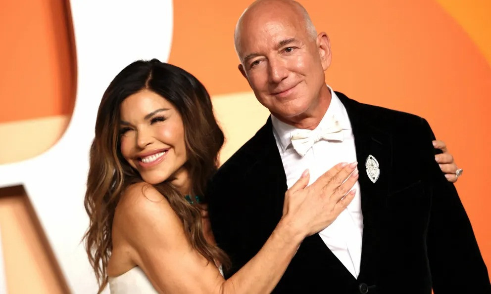 ceo of amazon jeff bezos and par.jpg