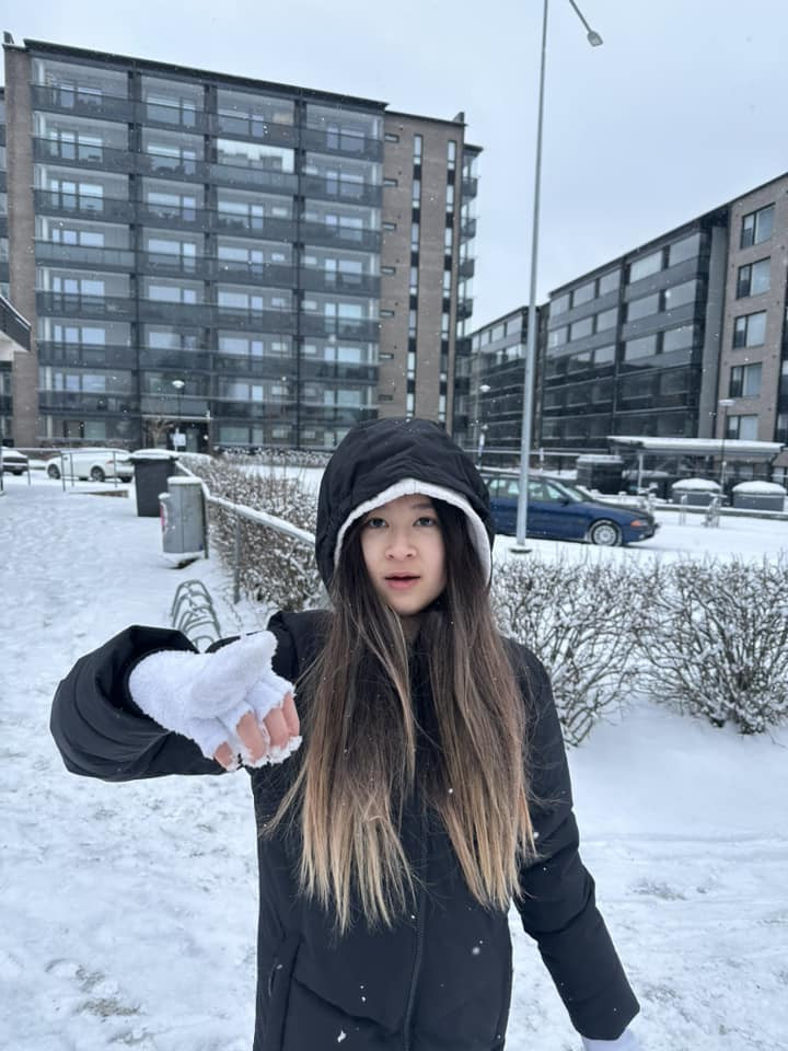 Con gái Huy Khánh như thiếu nữ ở tuổi 13 đường nét y chang bố