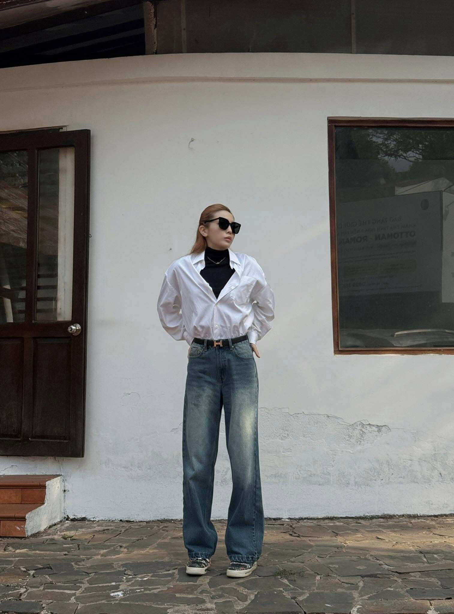 Kỳ Duyên đi từ thiện với chiếc áo từng bị chê khi gặp lãnh đạo TPHCM lần này thế nào