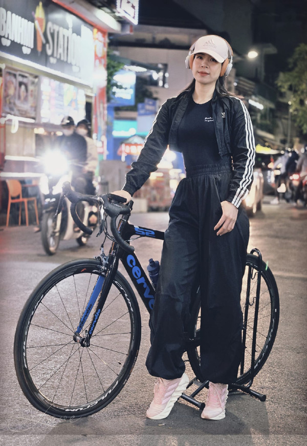 Nhan sắc đời thực vợ Mạnh Trường: 40 tuổi '3 vòng' vẫn nuột nà, da dẻ căng bóng- Ảnh 9.