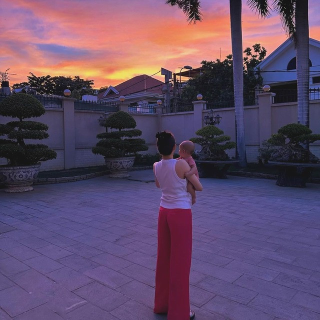 Thiếu gia Phillip Nguyễn đăng status để lộ chuyện hôn nhân sau 2 năm lấy Linh Rin