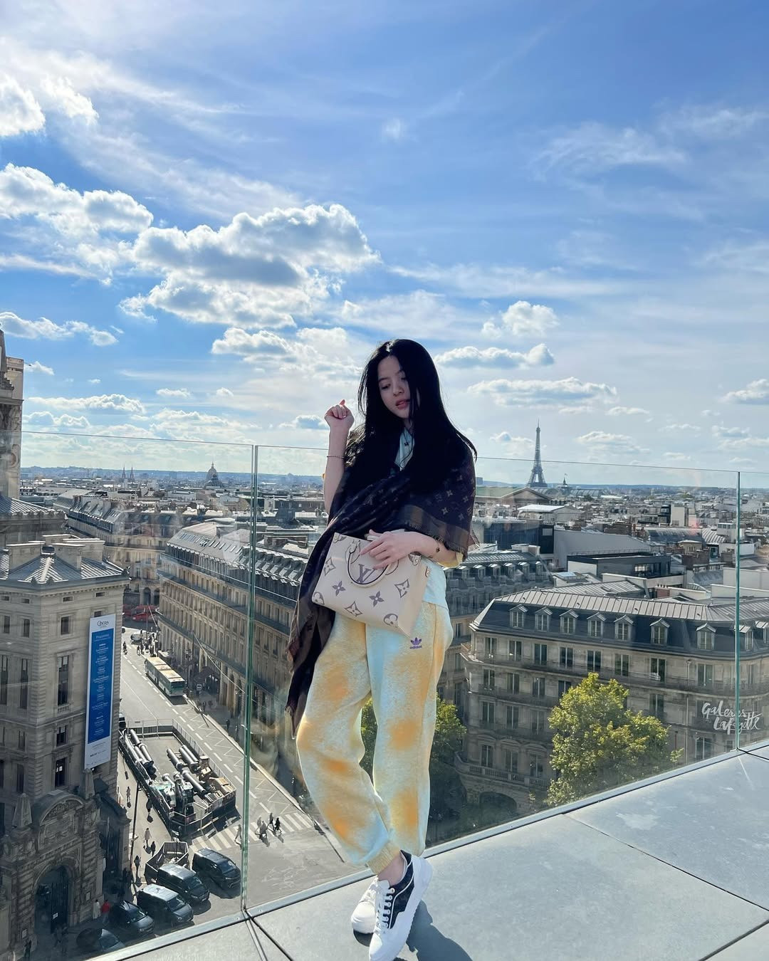 Vợ Quang Hải liên tục khoe độ giàu có cuộc sống chuẩn phú bà bao người ước