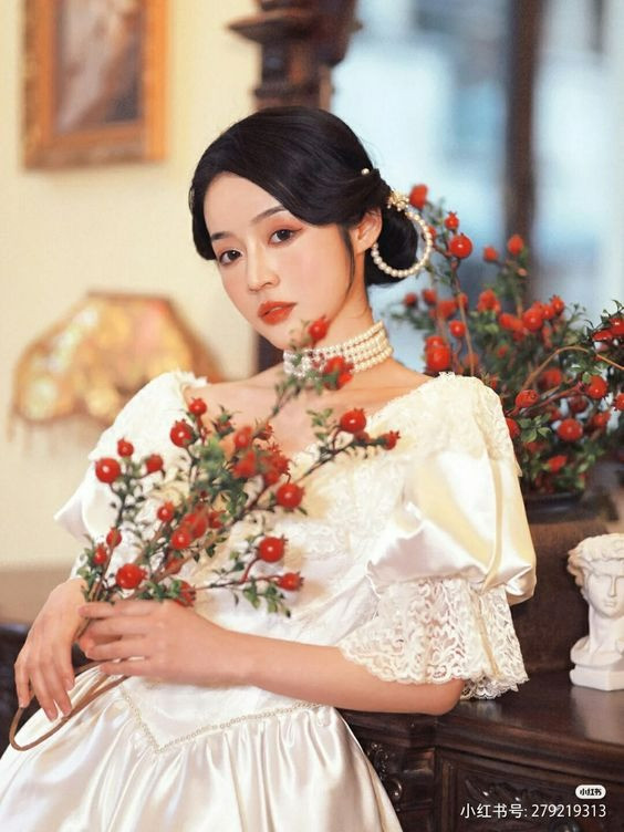 Tử vi 3 con giáp may mắn nhất thứ Ba 253 Giàu có trong tầm tay tiêu tiền không phải nghĩ