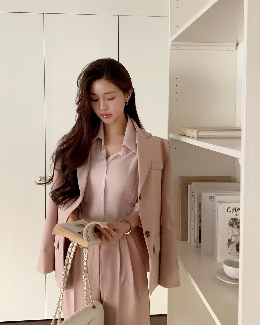 Không phải blazer oversized, đây mới là 4 kiểu blazer đang được phụ nữ Hàn mê diện nhất lúc này- Ảnh 3.