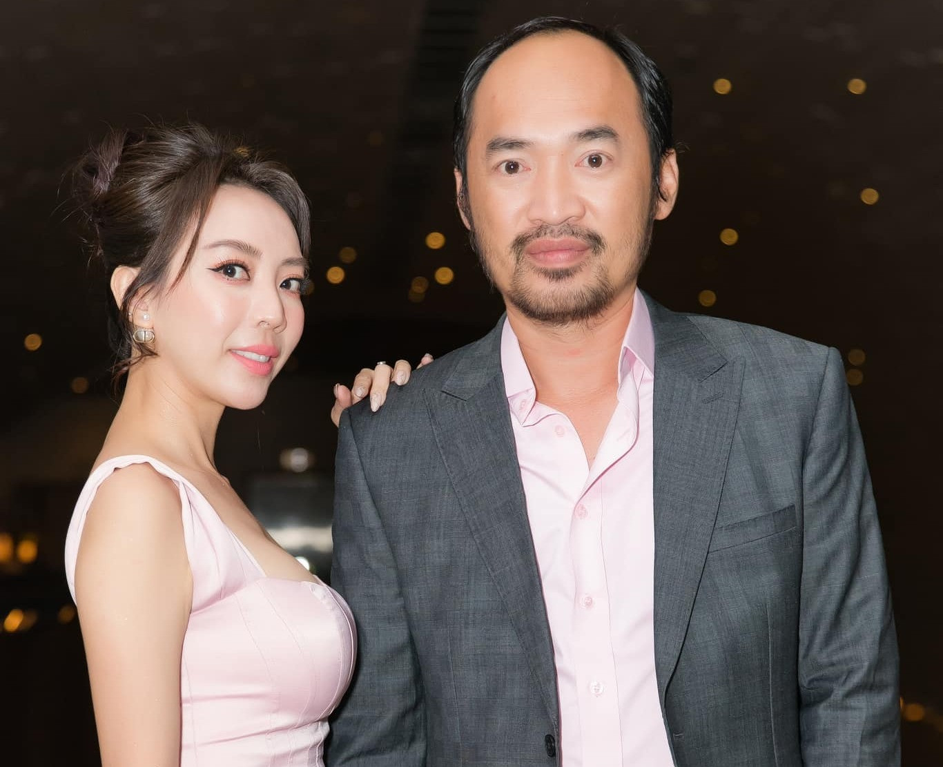 Thu Trang lộ bụng lùm xùm vướng tin bầu lần 2