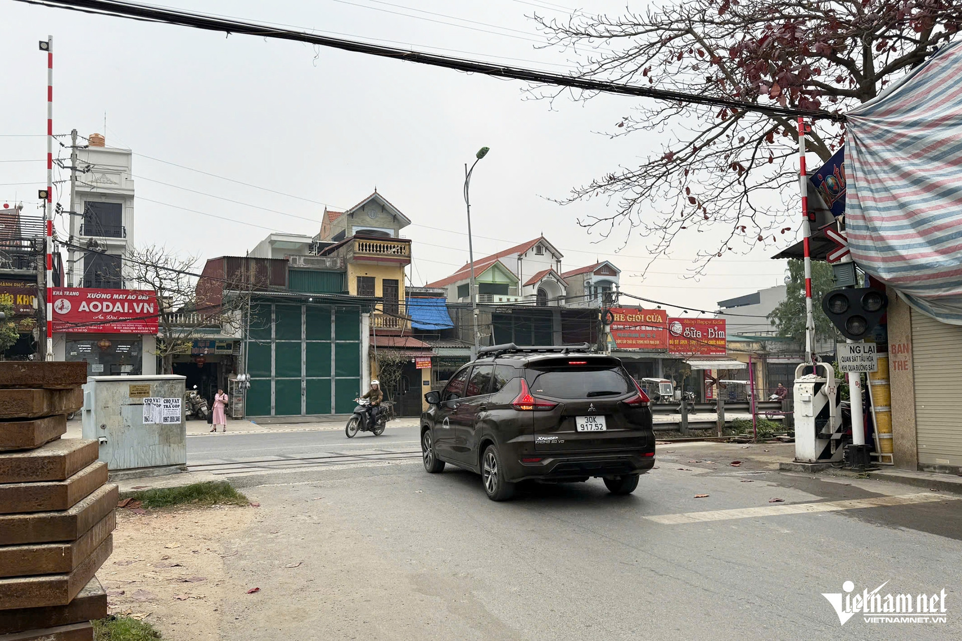 W-duong ngang duong sat 2.jpg