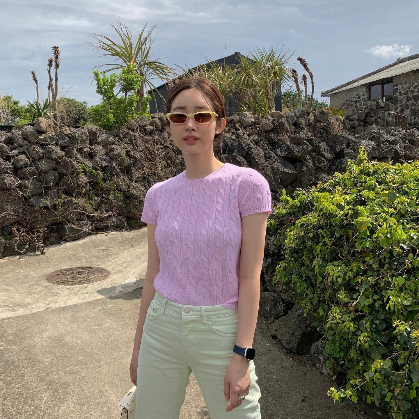 5 món thời trang công sở giúp phụ nữ U40 thêm trẻ trung- Ảnh 1.