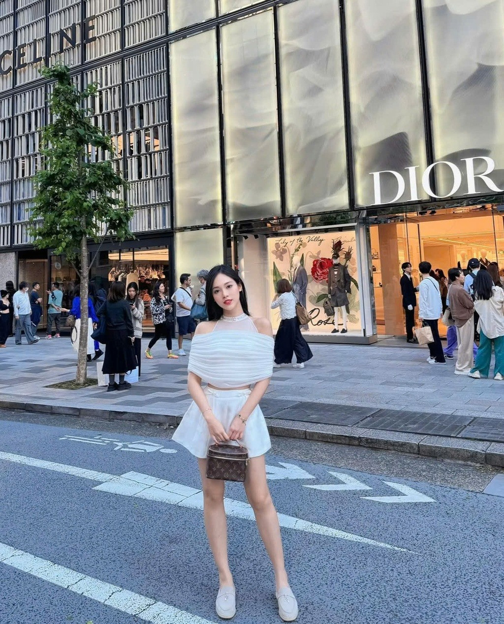 Á hậu Trịnh Thùy Linh lộ hàng loạt dấu hiệu sắp làm dâu hào môn