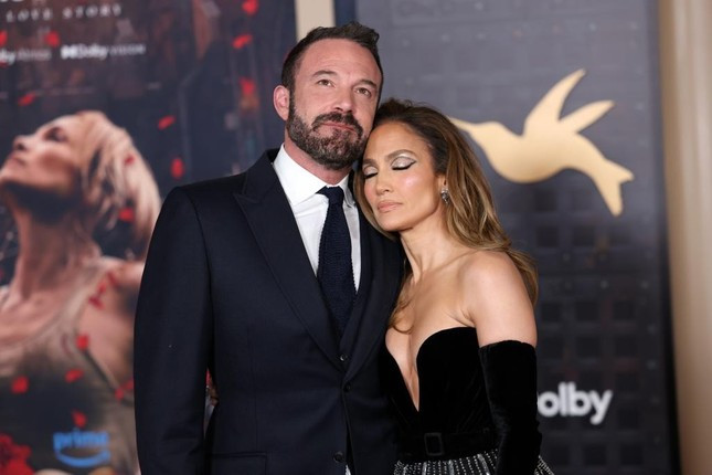 Ben Affleck thừa nhận cuộc ly hôn với Jennifer Lopez là đáng xấu hổ ảnh 2