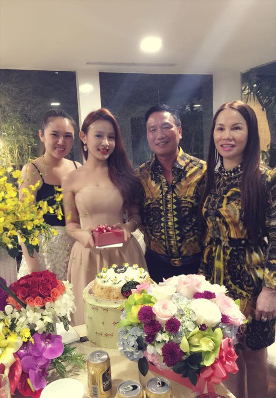 Mẹ chồng kín tiếng của Huyền Baby Cực sành điệu và tâm lý