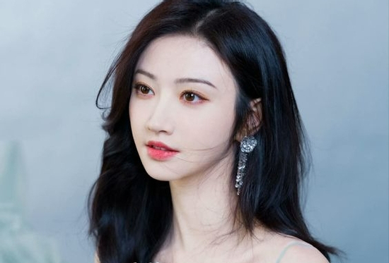 Đúng 12h trưa ngày 27/3, 3 con giáp chuyển vận rực rỡ, Thần Tài hồi đáp tin vui, tài lộc bừng sáng