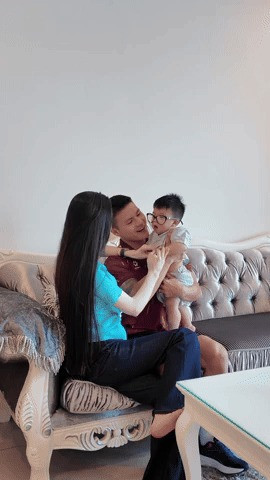 HÓNG Quang Hải bất ngờ đăng status một câu ngắn gọn lộ rõ thái độ với Chu Thanh Huyền