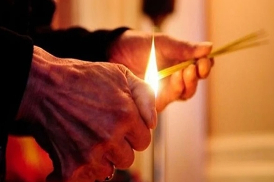 Khung giờ đẹp cúng mùng 1 tháng 3 âm lịch ngày mai cần chú ý