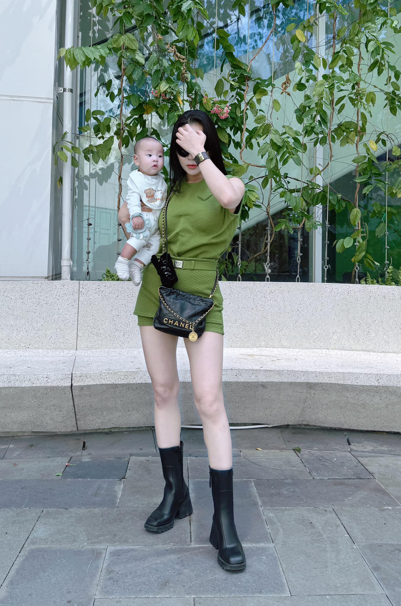 Mặt mộc xuyên không của Phương Oanh sau khi sinh 2 con cho Shark Bình