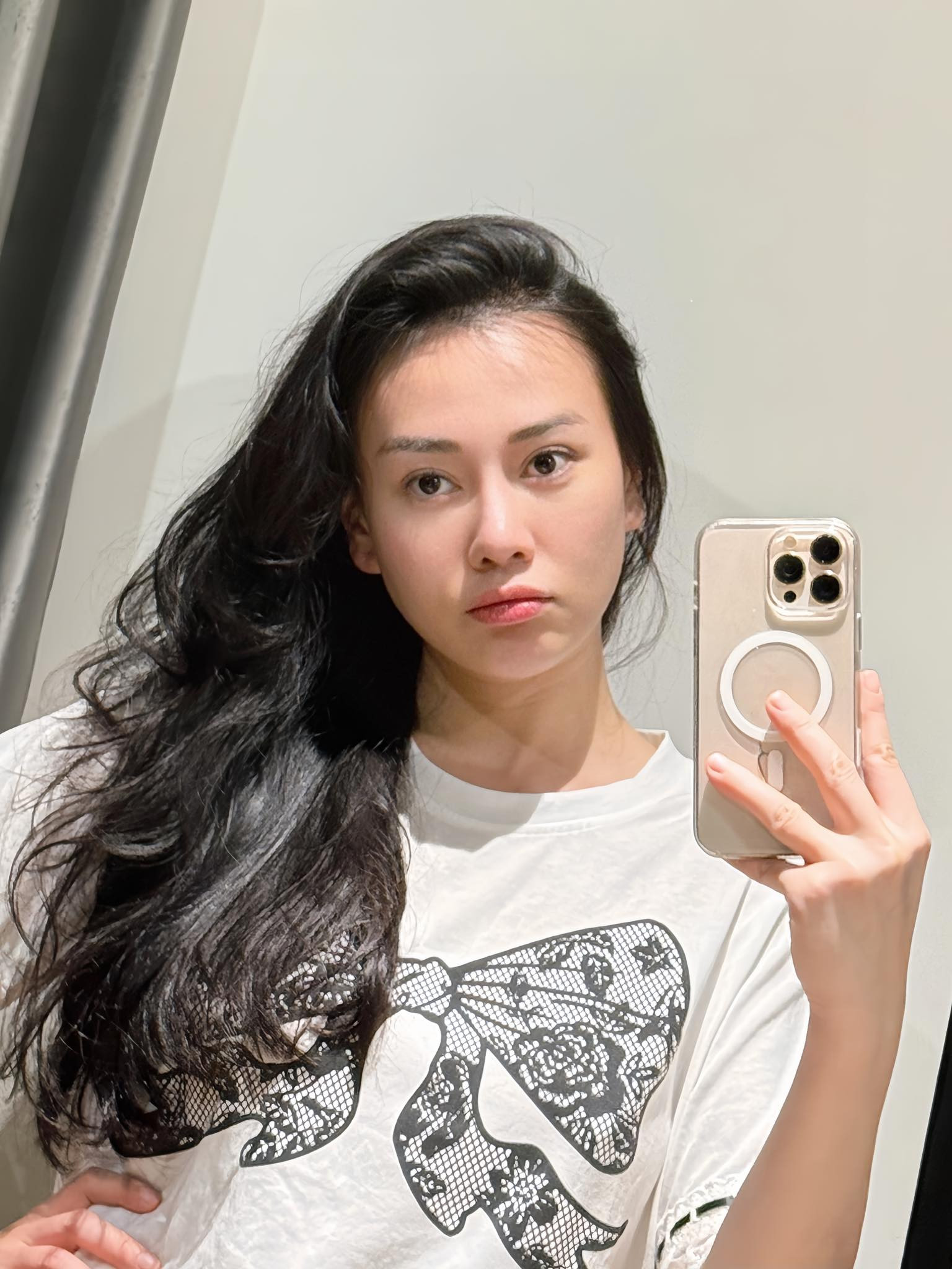 Mặt mộc xuyên không của Phương Oanh sau khi sinh 2 con cho Shark Bình