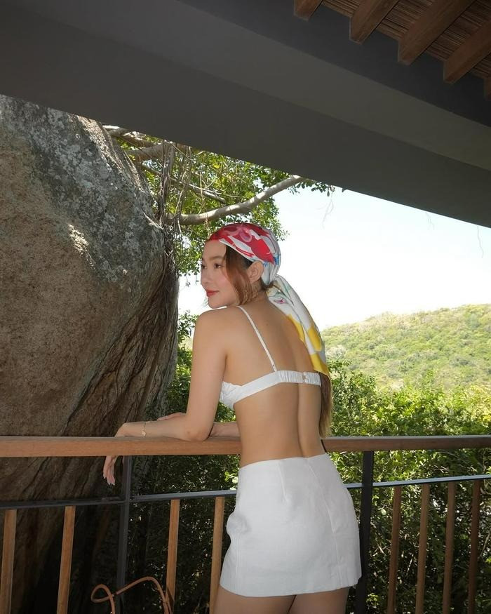 Mẹ 1 con đình đám Vbiz để lộ khoảnh khắc chụp từ phía sau khiến dân tình chỉ biết thốt lên Quá đẹp