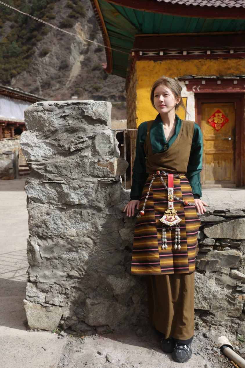 Triệu Lộ Tư liên tục kể khổ mỗi ngày ngủ 2 tiếng tiết lộ lý do không thể đóng phim