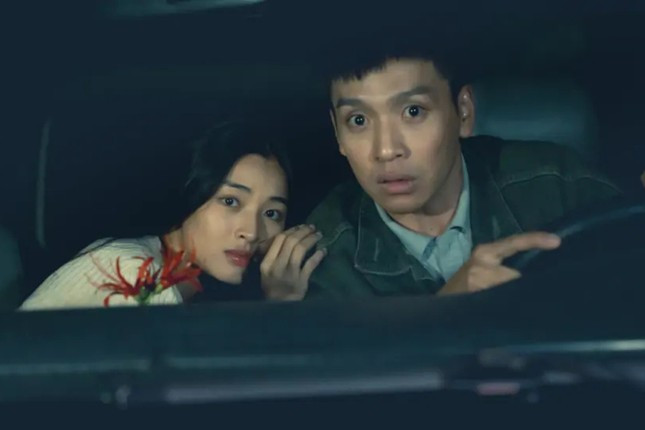 Bộ phim PR lố bằng xe cứu thương thu 10 tỷ đồng ngày đầu ra rạp ảnh 1