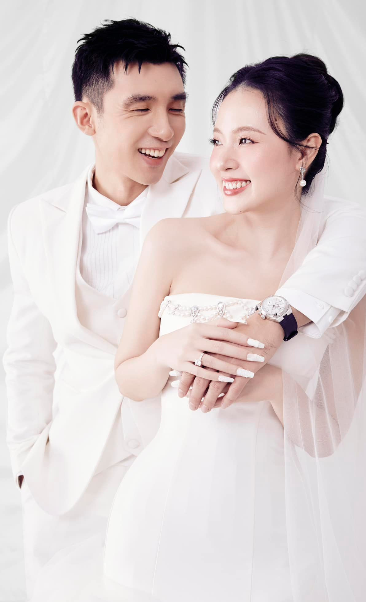 Midu hiếm hoi lộ diện khoe thân hình tròn trịa nàng dâu hào môn đã mang thai