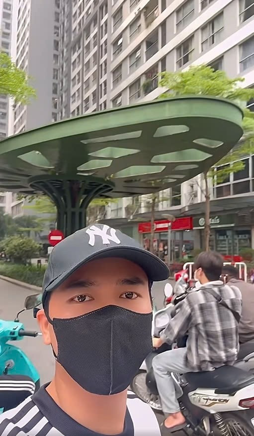 Nam ca sĩ Việt hoảng sợ khi gặp động đất ở Thái Lan tay cầm theo món đồ có ích không tưởng