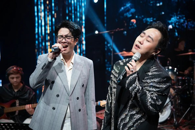 Bùi Anh Tuấn: 'Tôi không xứng đứng trên sân khấu' ảnh 1