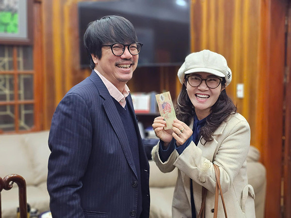 Nữ NSƯT có giọng đọc vàng vừa nghỉ việc ở Nhà hát Tuổi trẻ, đời thực lên chức bà ngoại, sống viên mãn - Ảnh 2.