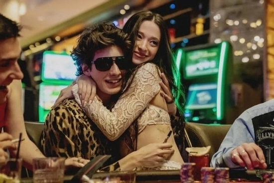 Phim 18+ về vũ nữ thoát y đại thắng tại Oscar 2025