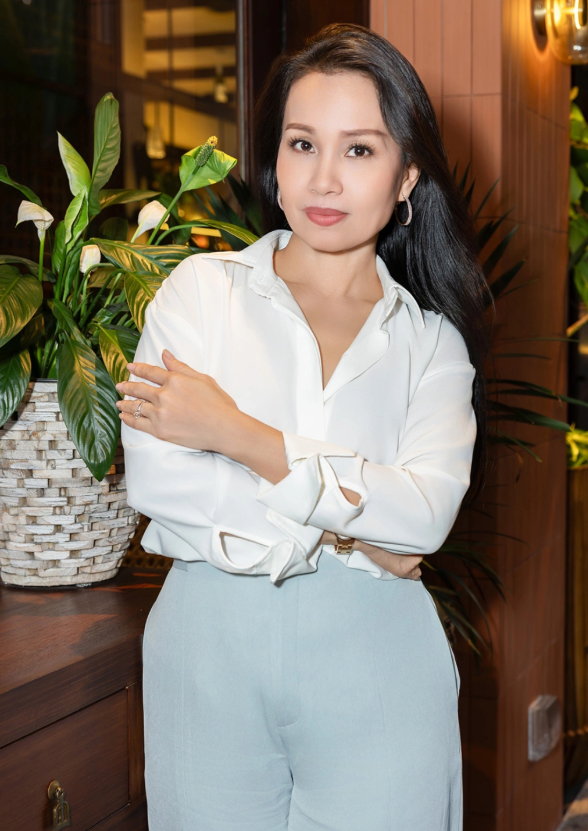 Cẩm Ly lần đầu tiết lộ chuyện sang Mỹ phẫu thuật: Òa khóc trước khi lên bàn mổ, Minh Tuyết nói một câu - Ảnh 2