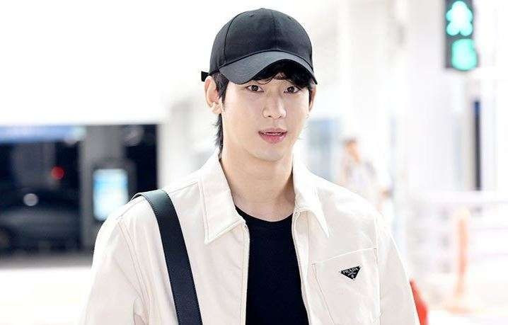 Kim Soo Hyun xuất hiện trước công chúng