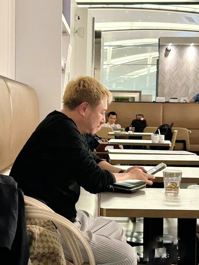 Nam tài tử nổi tiếng một thời của TVB gây sốc với ngoại hình hiện tại- Ảnh 7.