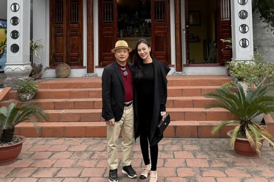 Shark Bình đăng ảnh giản dị bên Phương Oanh, netizen nhận xét ngay một điều